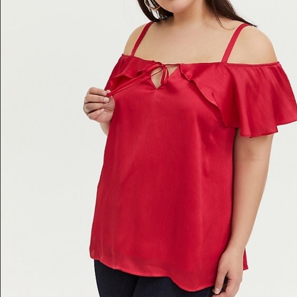 Torrid textured chiffon cold shoulder top NWT - Picture 1 of 10